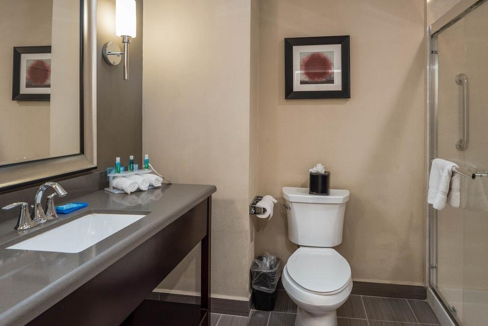 Holiday Inn Express & Suites Lantana By Ihg Bagian luar foto