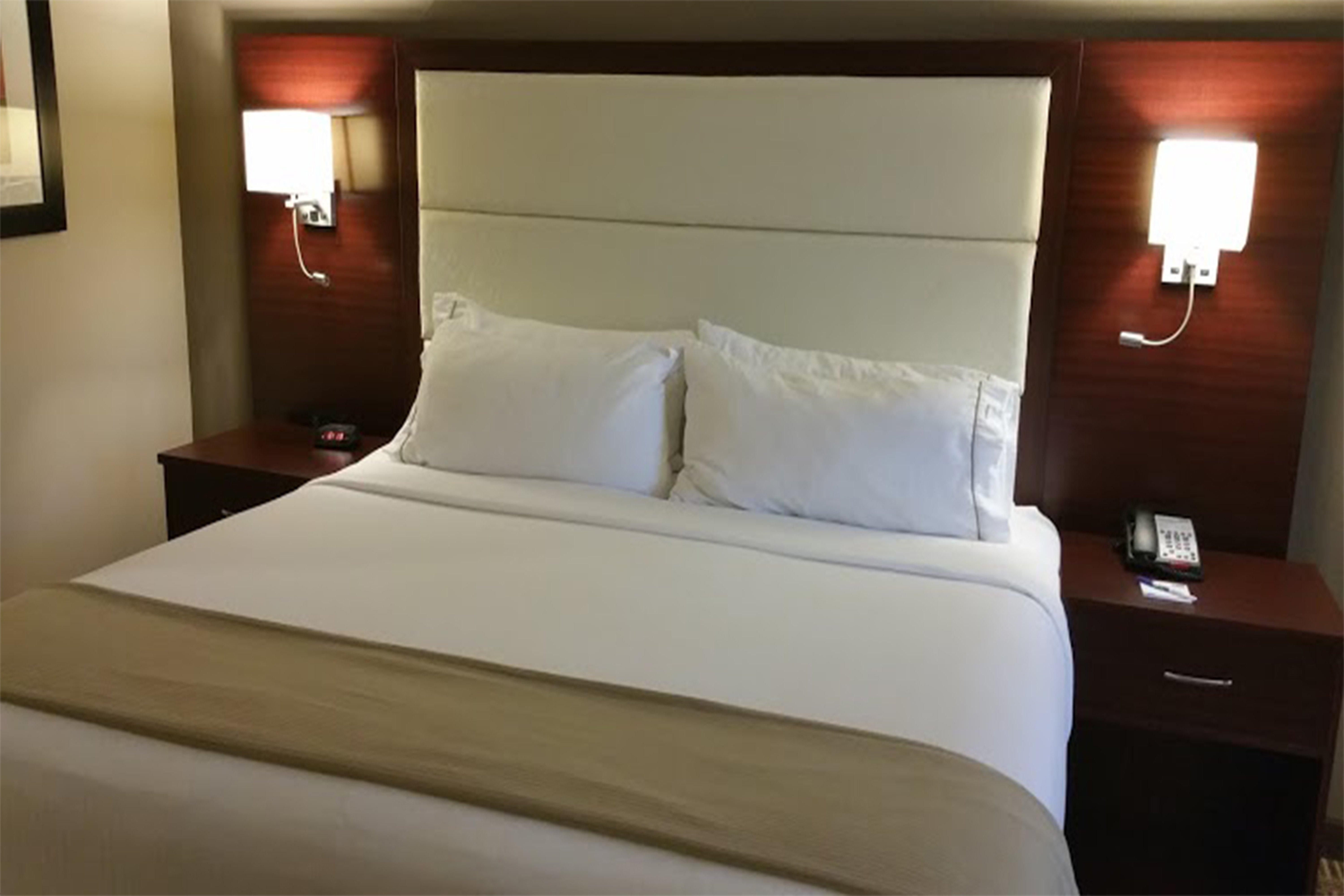 Holiday Inn Express & Suites Lantana By Ihg Bagian luar foto