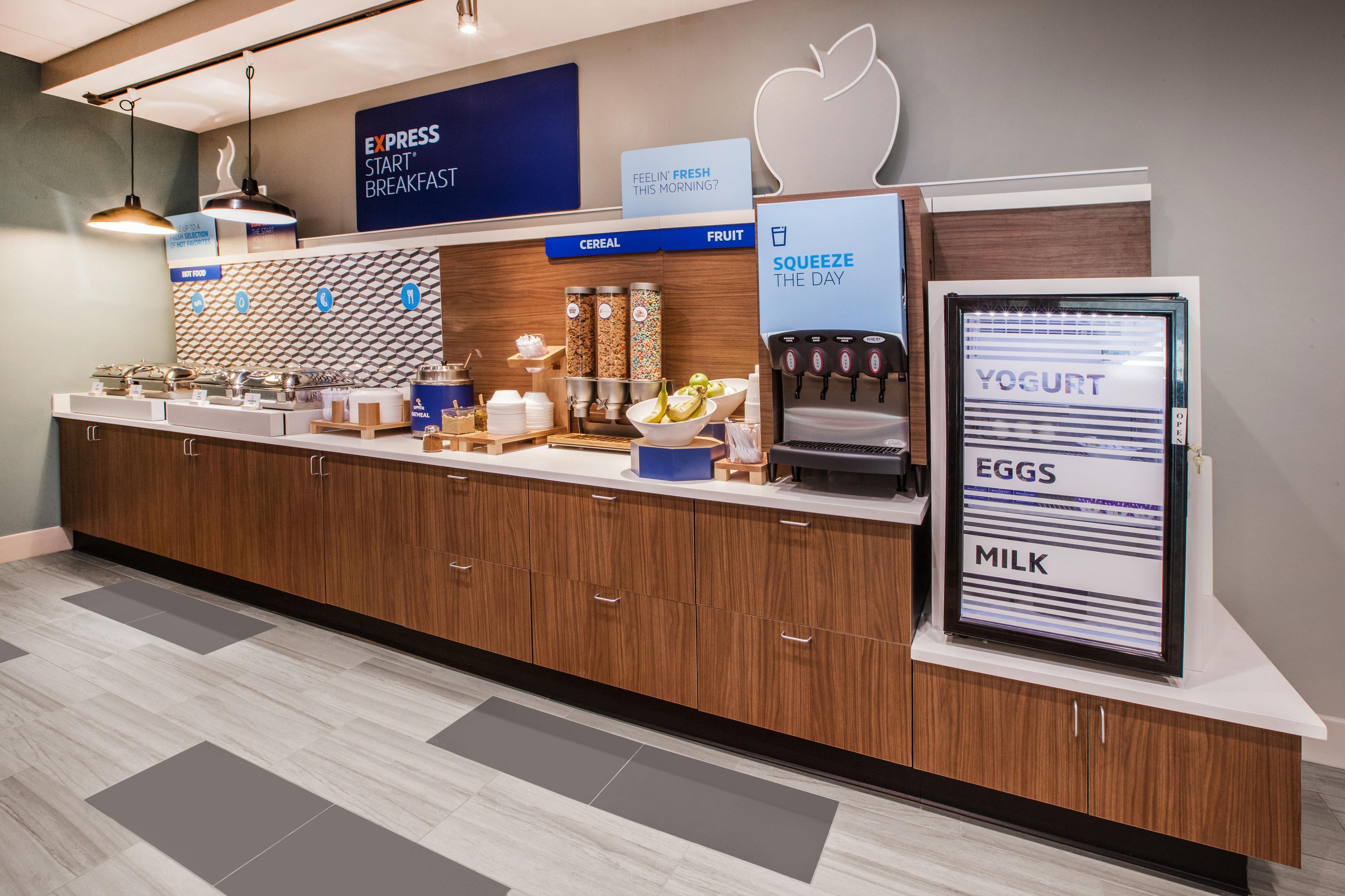 Holiday Inn Express & Suites Lantana By Ihg Bagian luar foto